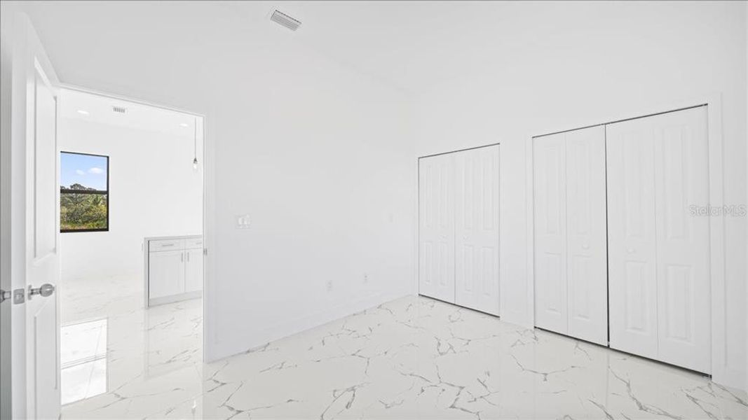 Spacious, unfurnished interior of a new home in , Lehigh Acres (Image 22).