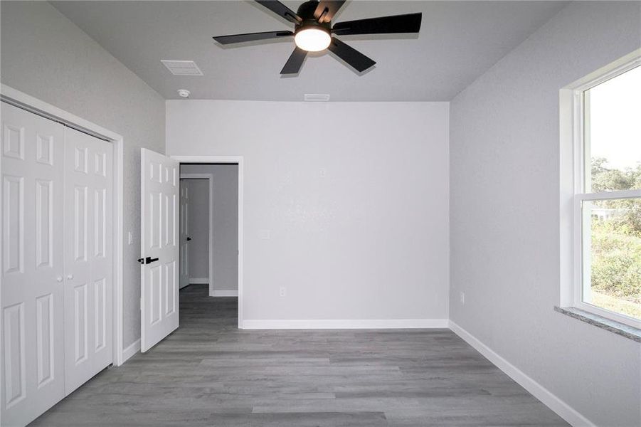Spacious, unfurnished interior of a new home in , Sebring (Image 28).