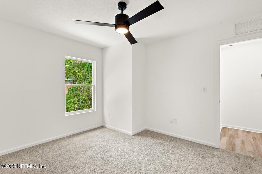 Spacious, unfurnished interior of a new home in , Jacksonville (Image 20).
