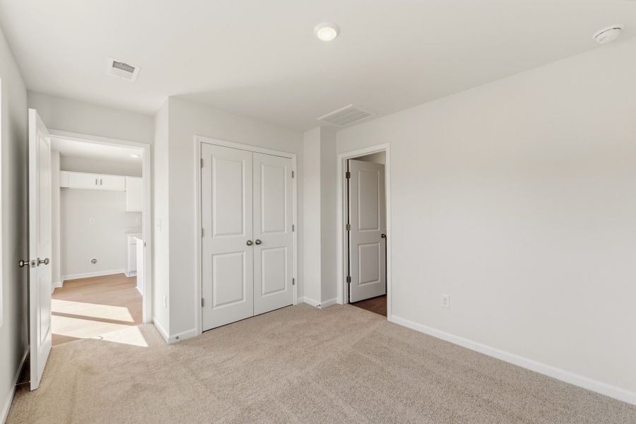 Spacious, unfurnished interior of a new home in Evergreen, Spartanburg (Image 14).