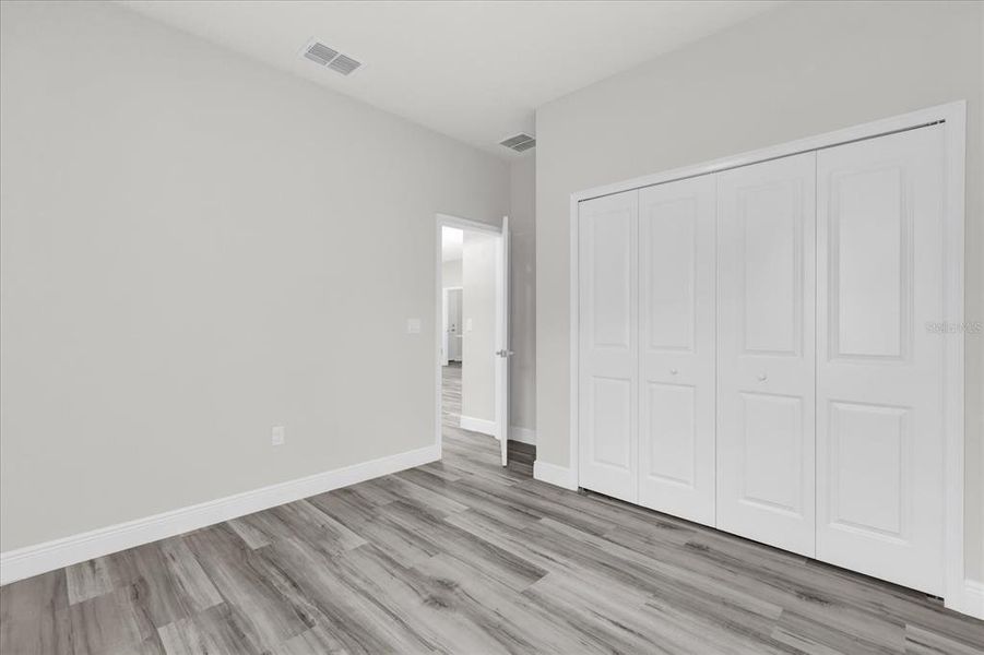 Spacious, unfurnished interior of a new home in , Ocala (Image 15).