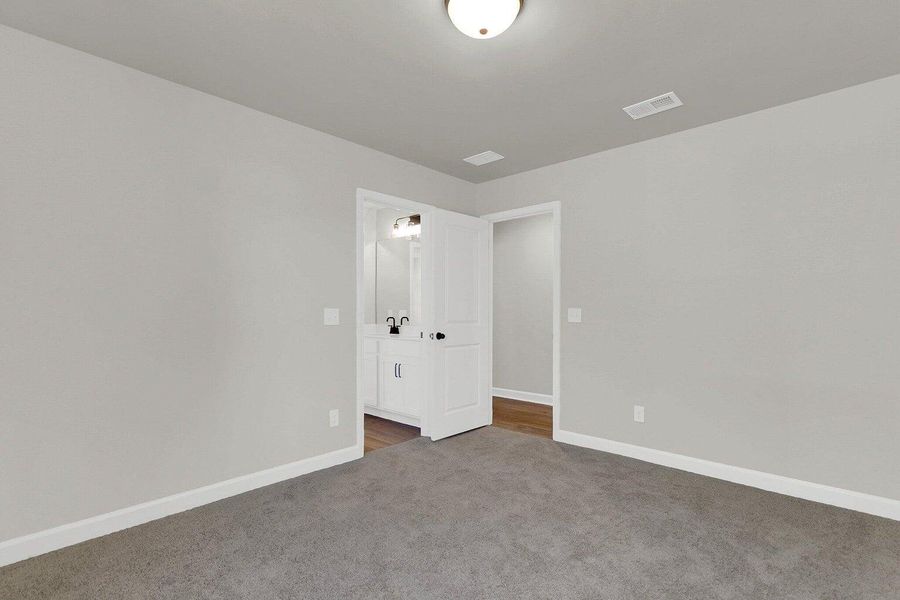 Spacious, unfurnished interior of a new home in , Ravenel (Image 23).