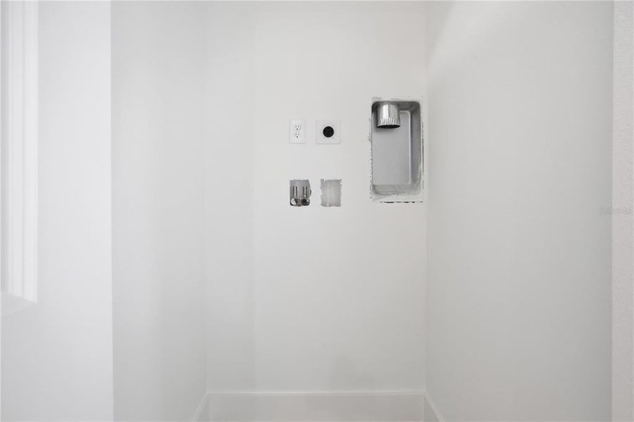 Spacious, unfurnished interior of a new home in , Ocala (Image 17).
