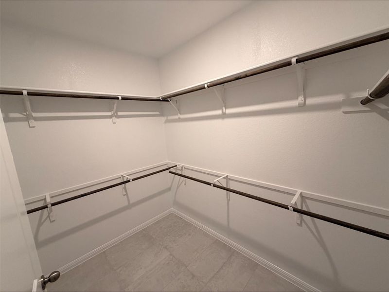 Spacious, unfurnished interior of a new home in Crosswinds, Kyle (Image 9).