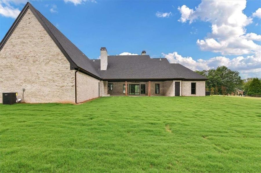 Exterior details and patio area of a home in , Carrollton (Image 43).