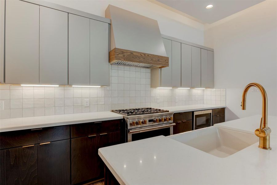 Close-up of interior finishes inside a home in , Houston (Image 20). Close-up of interior finishes inside a home in , Houston (Image 20).