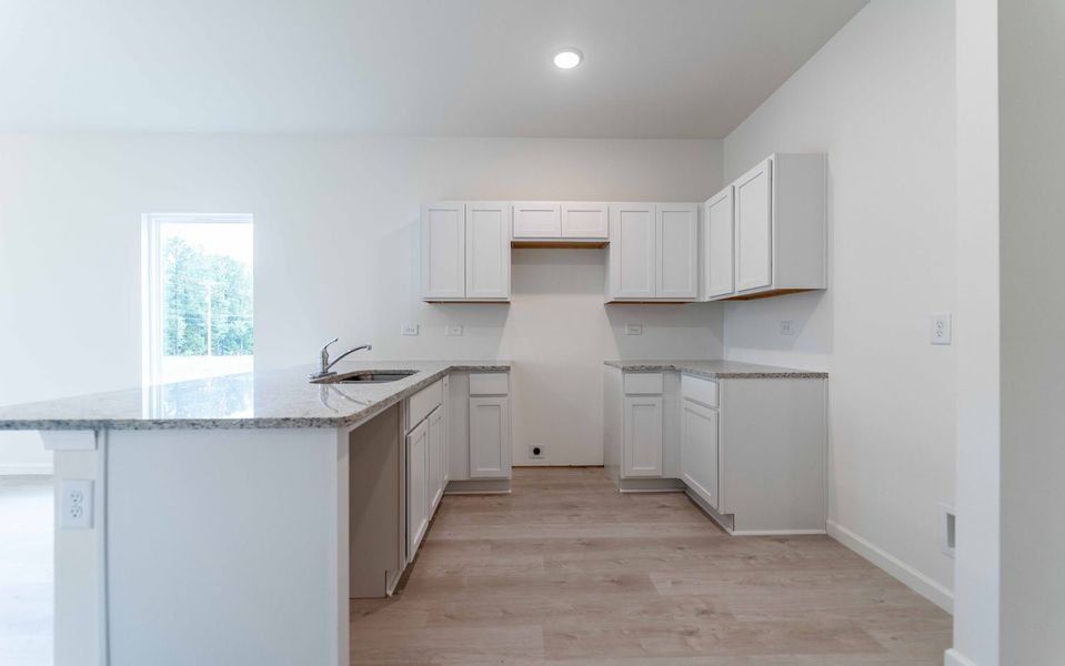 Image 38 of a home in Stonehenge.