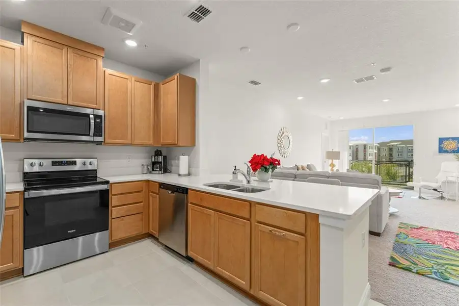 Furnished interior view inside a new home in , Orlando (Image 25).