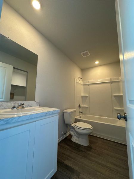 Furnished interior view inside a new home in Santa Fe, Cleveland (Image 9).