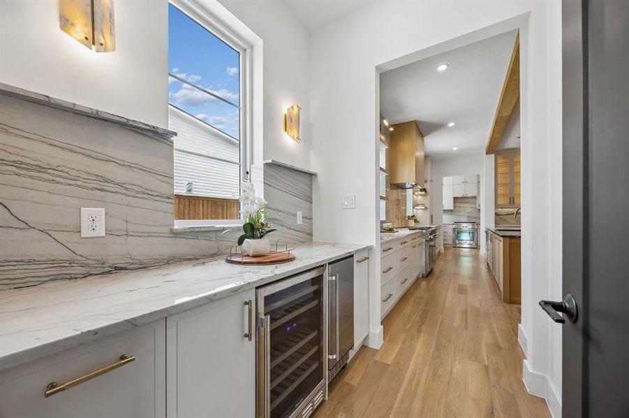 Furnished interior view inside a new home in , Dallas (Image 7).