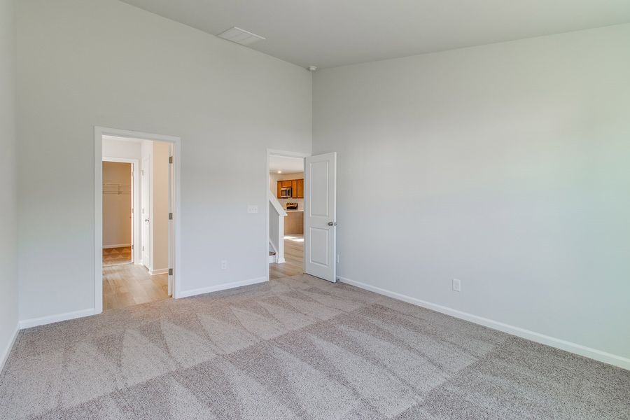 Spacious, unfurnished interior of a new home in Bluefield, Lexington (Image 25).