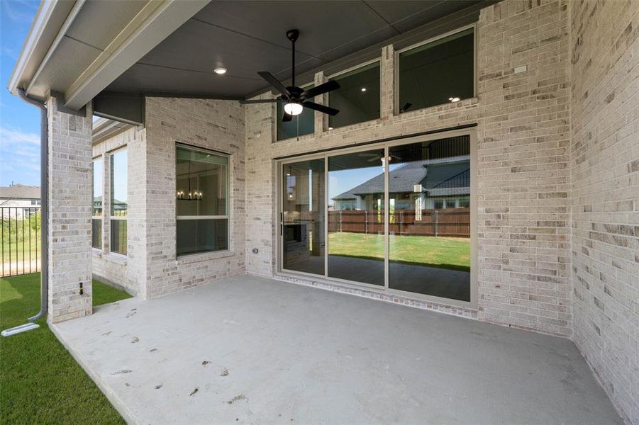 2100 Pelican- Patio-1