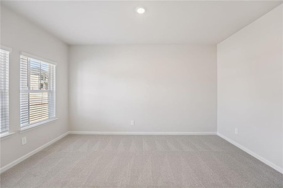 Spacious, unfurnished interior of a new home in Creekside at Oxford Park, Fairburn (Image 39).