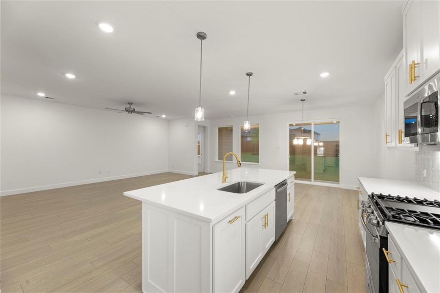 Furnished interior view inside a new home in Creekside, Royse City (Image 6).