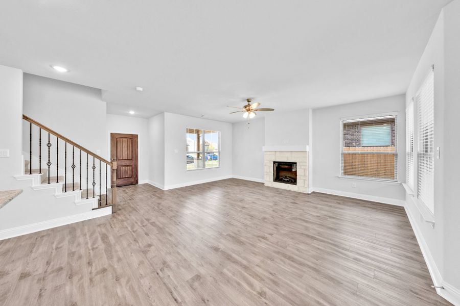 Spacious, unfurnished interior of a new home in Summerwood, Red Oak (Image 22). Spacious, unfurnished interior of a new home in Summerwood, Red Oak (Image 22).