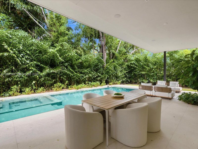 Exterior details and patio area of a home in , Miami (Image 27).