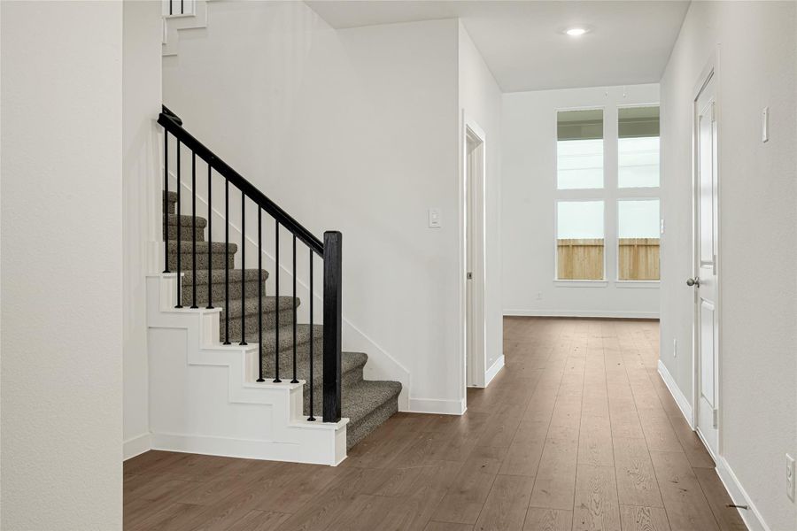 Spacious, unfurnished interior of a new home in Tamarron, Fulshear (Image 10).