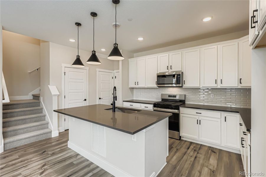 42" uppers and cabs in island 42" uppers and cabs in island