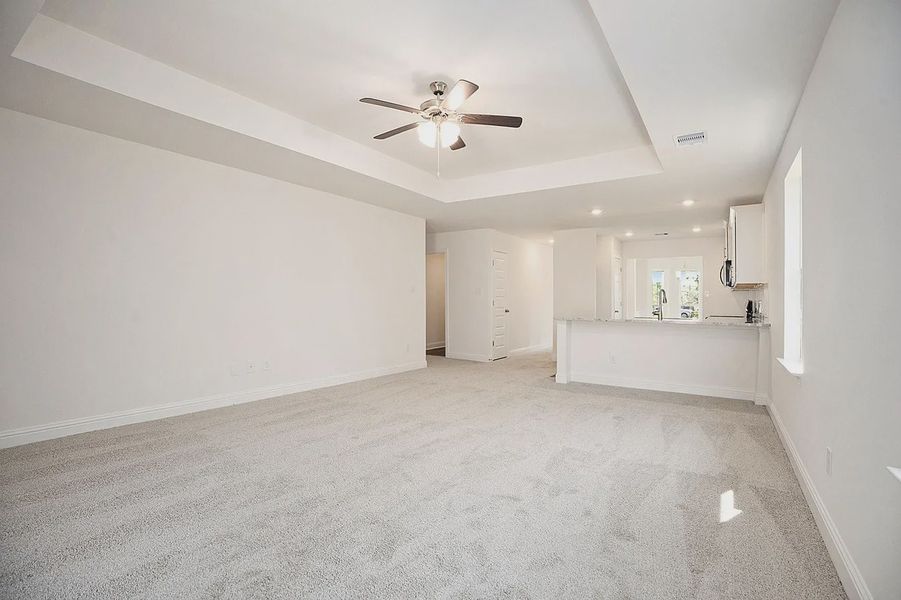 Spacious, unfurnished interior of a new home in Kiber Reserve, Angleton (Image 11).