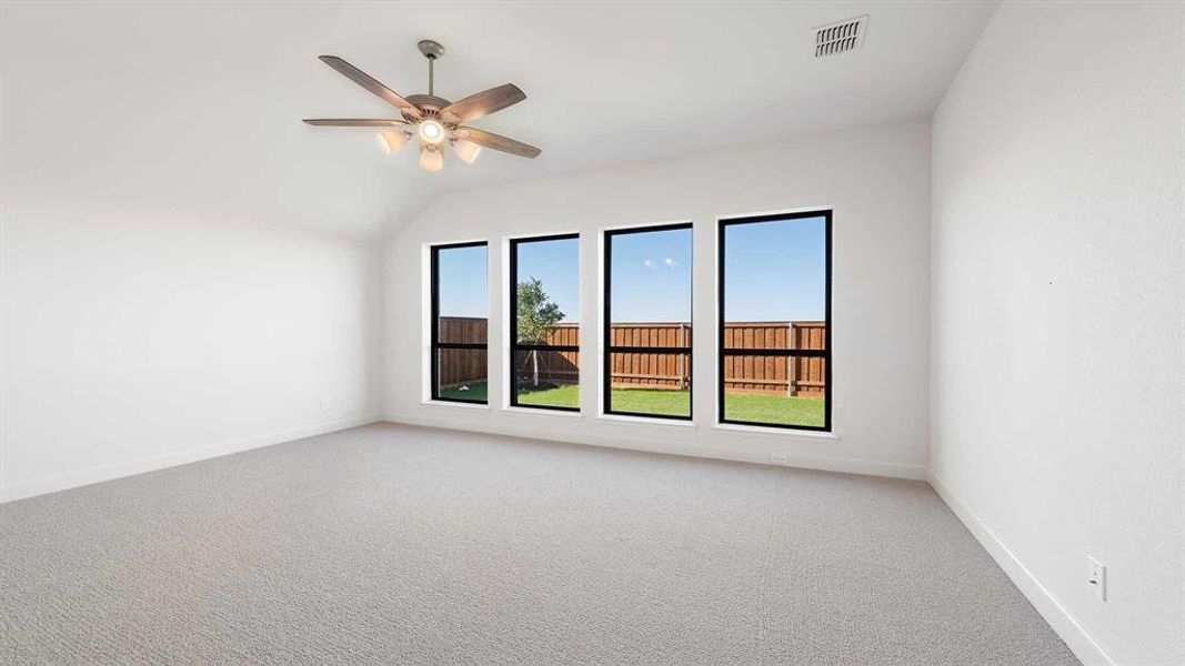 Spacious, unfurnished interior of a new home in Myrtle Creek 71', Waxahachie (Image 15). Spacious, unfurnished interior of a new home in Myrtle Creek 71', Waxahachie (Image 15).