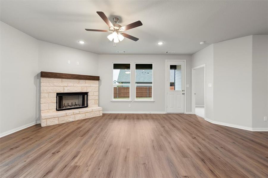 Spacious, unfurnished interior of a new home in Covenant Park, Springtown (Image 30).