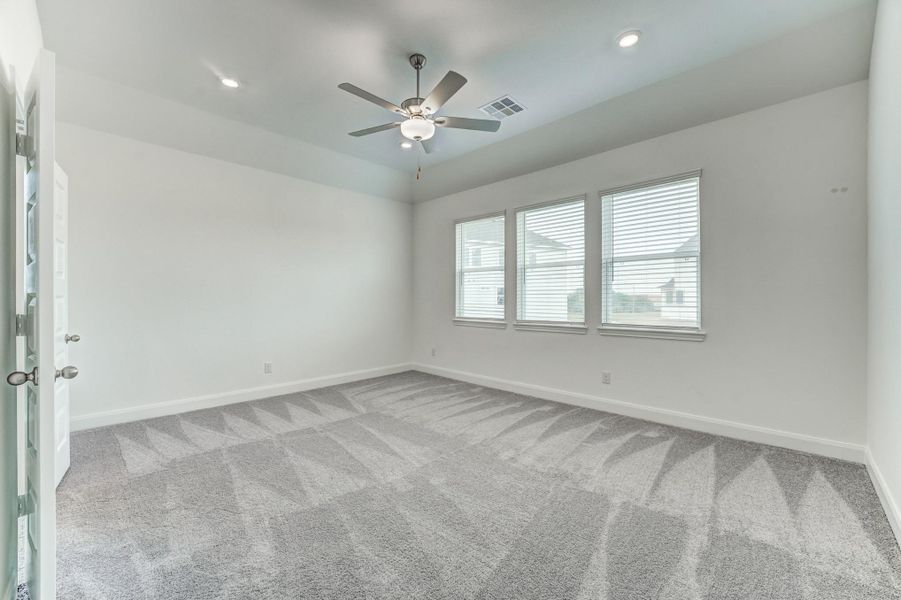 Spacious, unfurnished interior of a new home in Townsen Landing, Humble (Image 48).