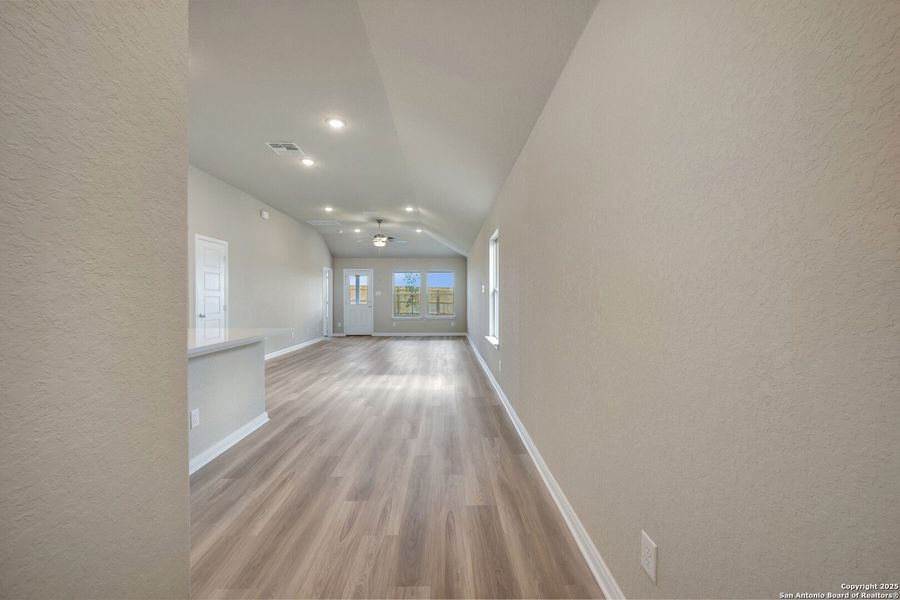 Spacious, unfurnished interior of a new home in Park Place, New Braunfels (Image 34). Spacious, unfurnished interior of a new home in Park Place, New Braunfels (Image 34).