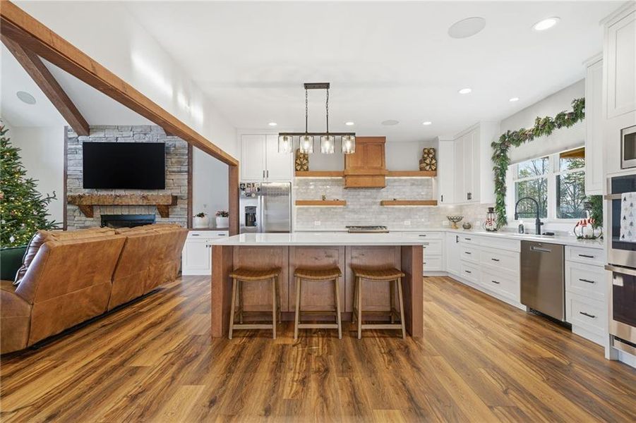 Furnished interior view inside a new home in , Jasper (Image 5).