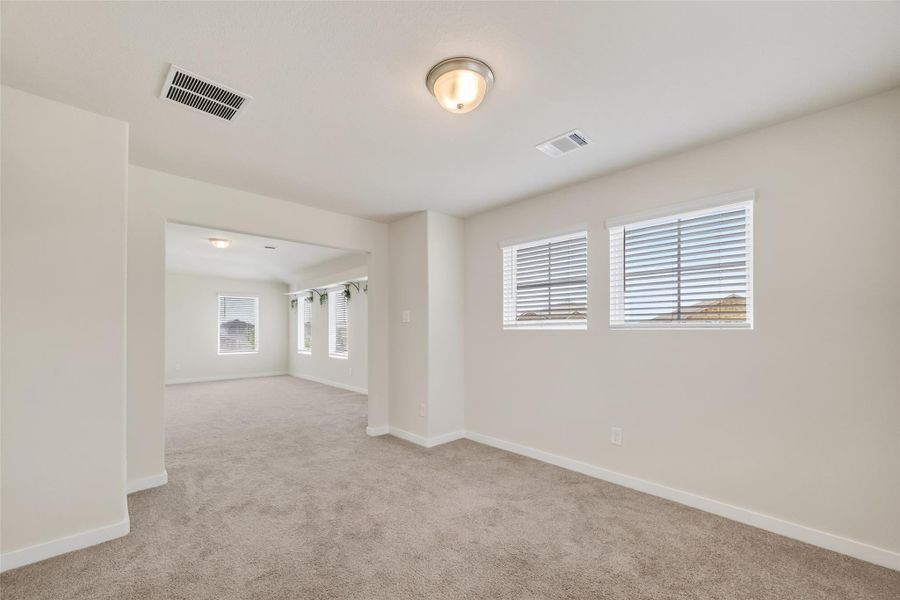 Spacious, unfurnished interior of a new home in Heights of Barbers Hill, Baytown (Image 33).