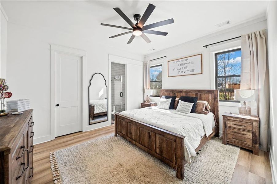 Furnished interior view inside a new home in , Dallas (Image 38).