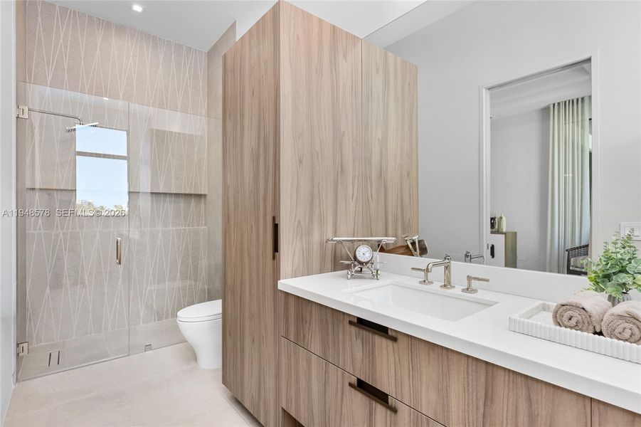 Furnished interior view inside a new home in , Fort Lauderdale (Image 10).