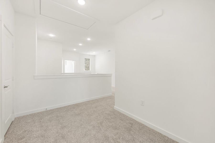 Spacious, unfurnished interior of a new home in Wildridge, Oak Point (Image 38). Spacious, unfurnished interior of a new home in Wildridge, Oak Point (Image 38).