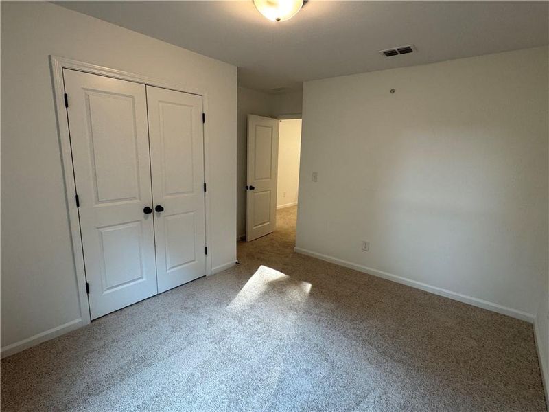 Spacious, unfurnished interior of a new home in Laurelwood, Douglasville (Image 14).