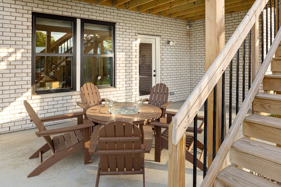 Representative exterior details of a home built from the Pearson by Fischer Homes in Woodberry, Canton (Image 4).