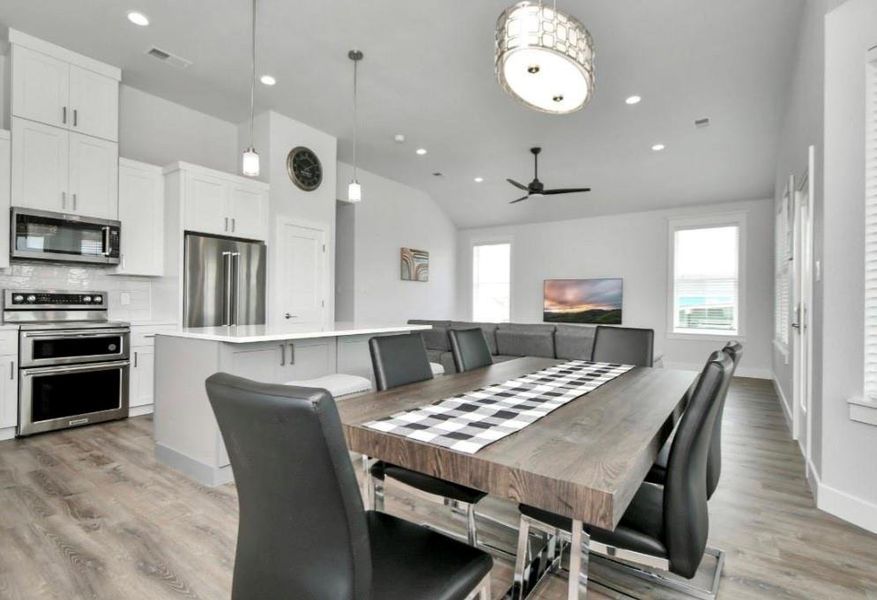 Furnished interior view inside a new home in , Galveston (Image 38).
