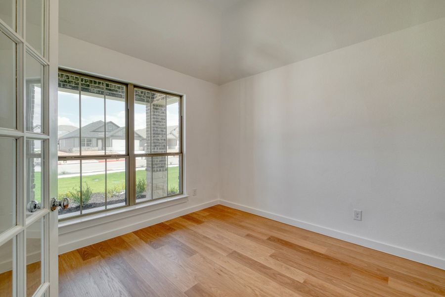 Spacious, unfurnished interior of a new home in Prairie Winds, Hutto (Image 17).