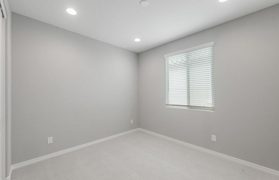 Spacious, unfurnished interior of a new home in El Rancho Santa Rosa, Maricopa (Image 25).