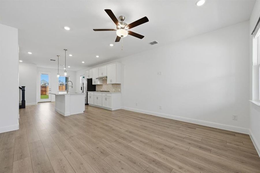 1121 Beautyberry Lane ~ Ready Now 1121 Beautyberry Lane ~ Ready Now