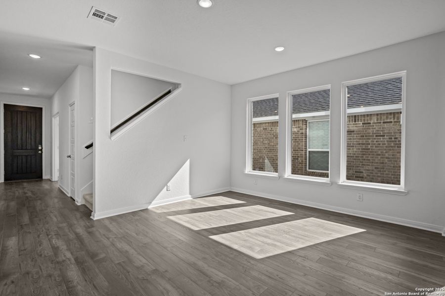 Spacious, unfurnished interior of a new home in Davis Ranch, San Antonio (Image 29). Spacious, unfurnished interior of a new home in Davis Ranch, San Antonio (Image 29).