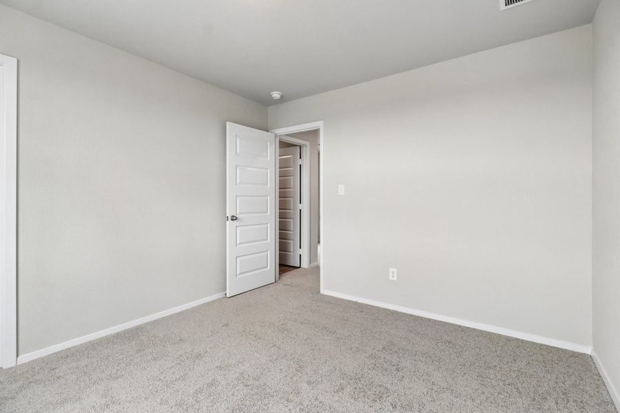 Spacious, unfurnished interior of a new home in Edgebrooke, Pflugerville (Image 22).