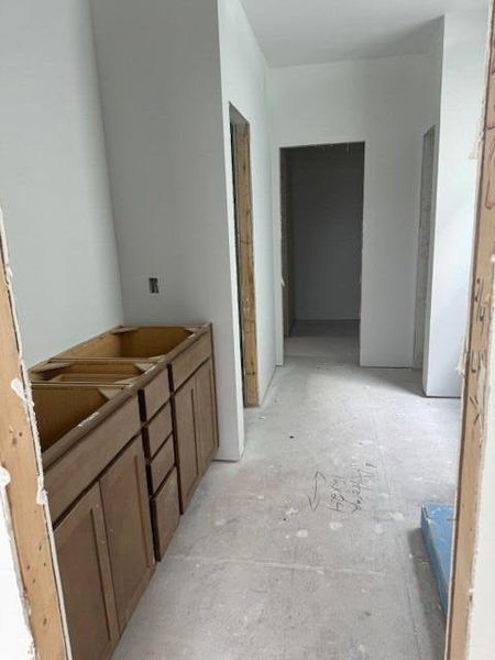 Spacious, unfurnished interior of a new home in Oak Bluff, Charleston (Image 19). Spacious, unfurnished interior of a new home in Oak Bluff, Charleston (Image 19).