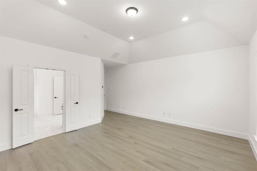 207 Tradd-Primary Suite-2
