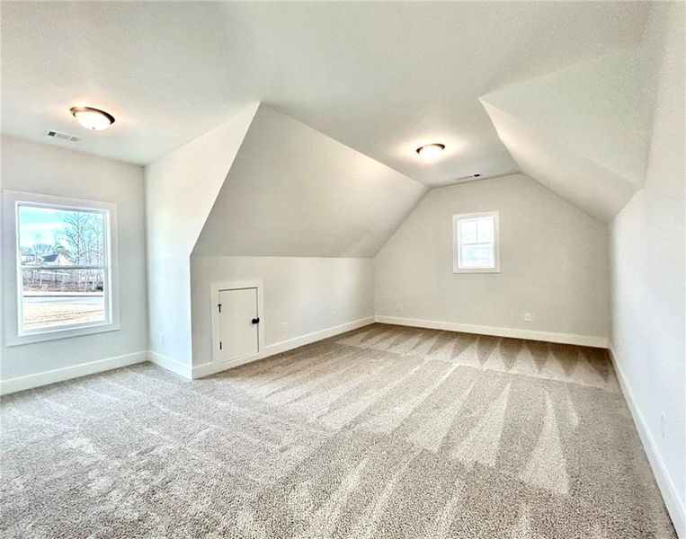 Spacious, unfurnished interior of a new home in , Waleska (Image 12).