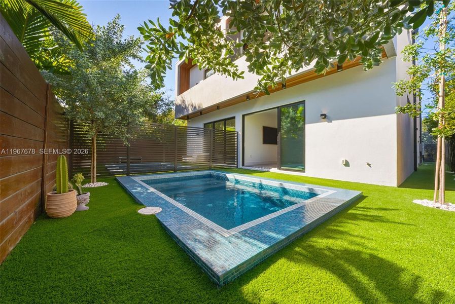 Exterior details and patio area of a home in , Miami (Image 56).