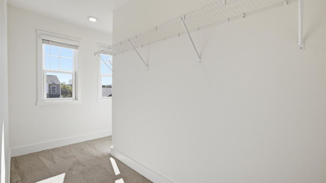 Spacious, unfurnished interior of a new home in Millstone Village, Morristown (Image 34).