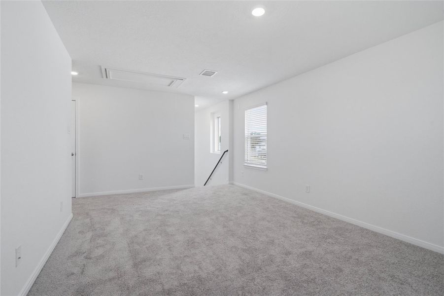 Spacious, unfurnished interior of a new home in Oakwood Trails, Tomball (Image 26). Spacious, unfurnished interior of a new home in Oakwood Trails, Tomball (Image 26).