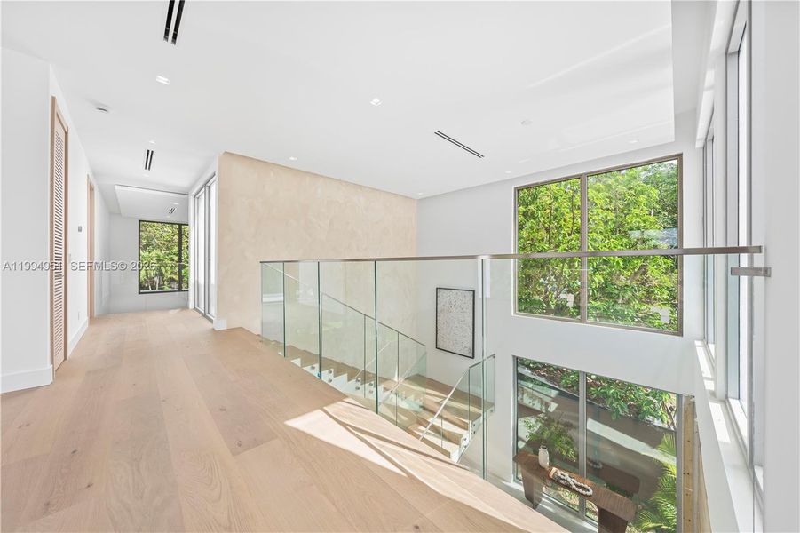 Spacious, unfurnished interior of a new home in , Miami (Image 38).