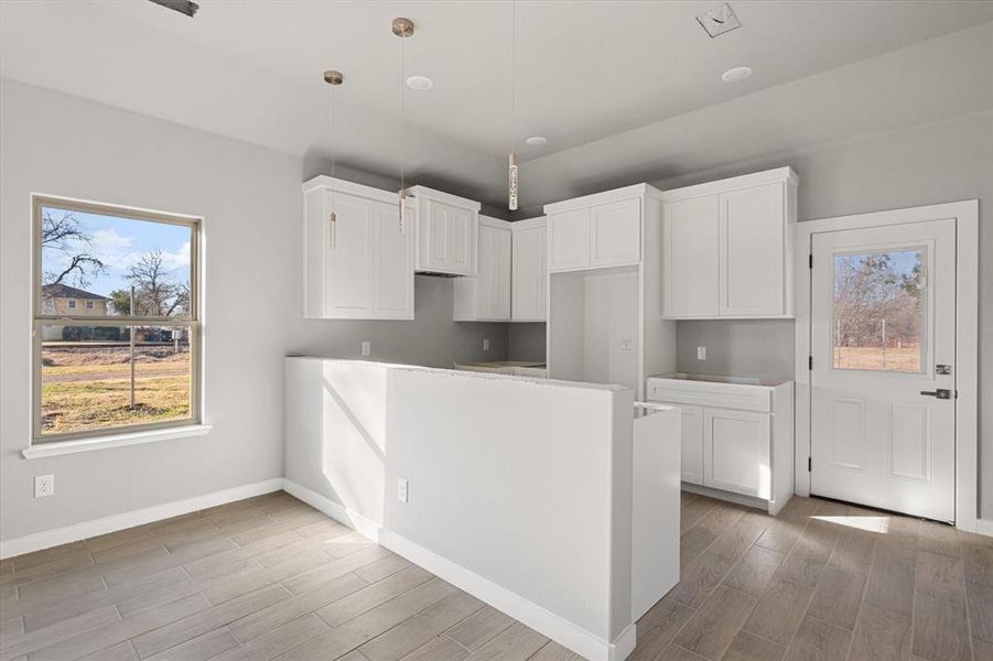 Furnished interior view inside a new home in , Kerens (Image 9).