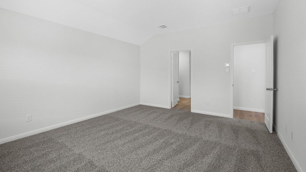 Spacious, unfurnished interior of a new home in Saddlebrook, Waxahachie (Image 28).