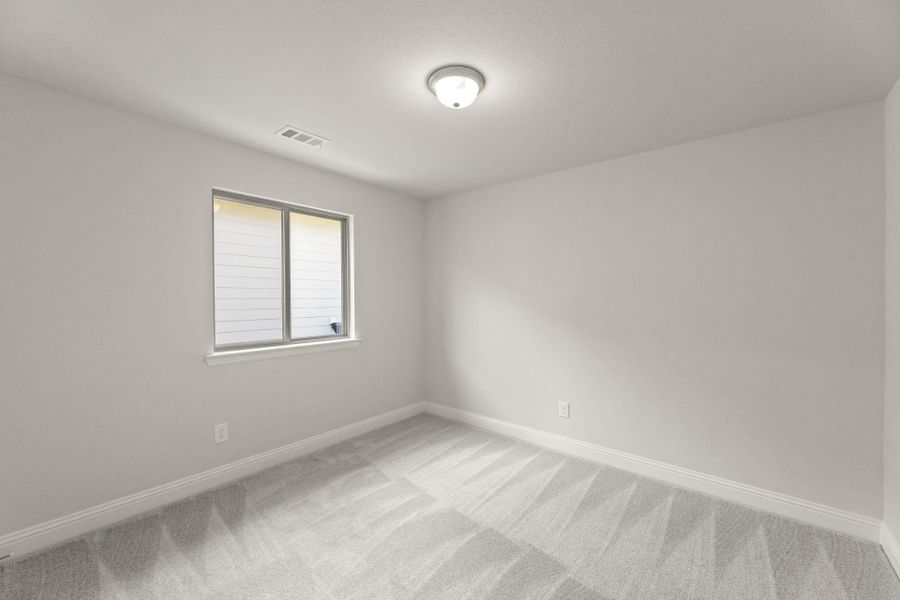 Spacious, unfurnished interior of a new home in Keeneland, Aubrey (Image 25).